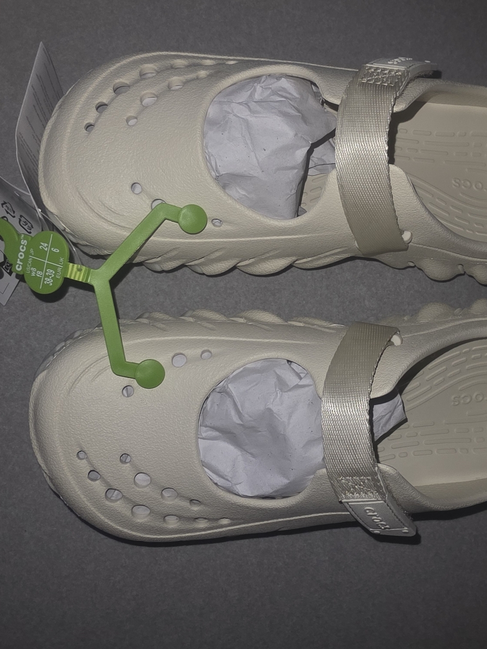 Womens Size 8 Echo Mary Jane Crocs (Cream) Brand New With Tags - Picture 7 of 14